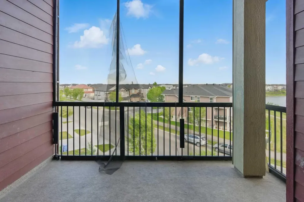 15 Saddlestone Way NE Calgary AB T3J 0S3