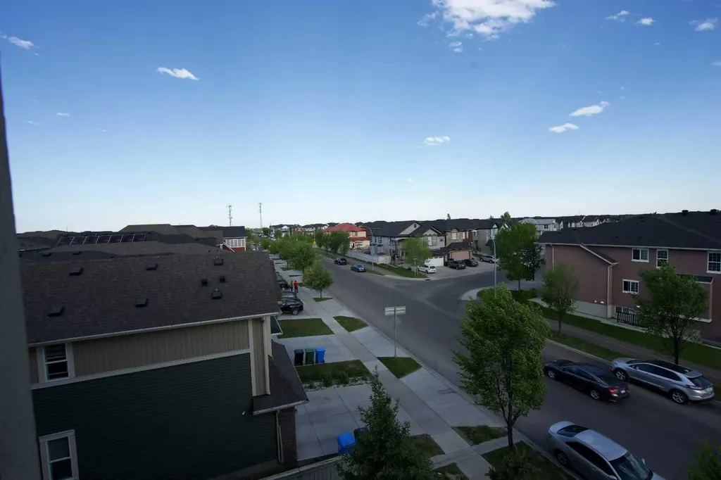 15 Saddlestone Way NE Calgary AB T3J 0S3