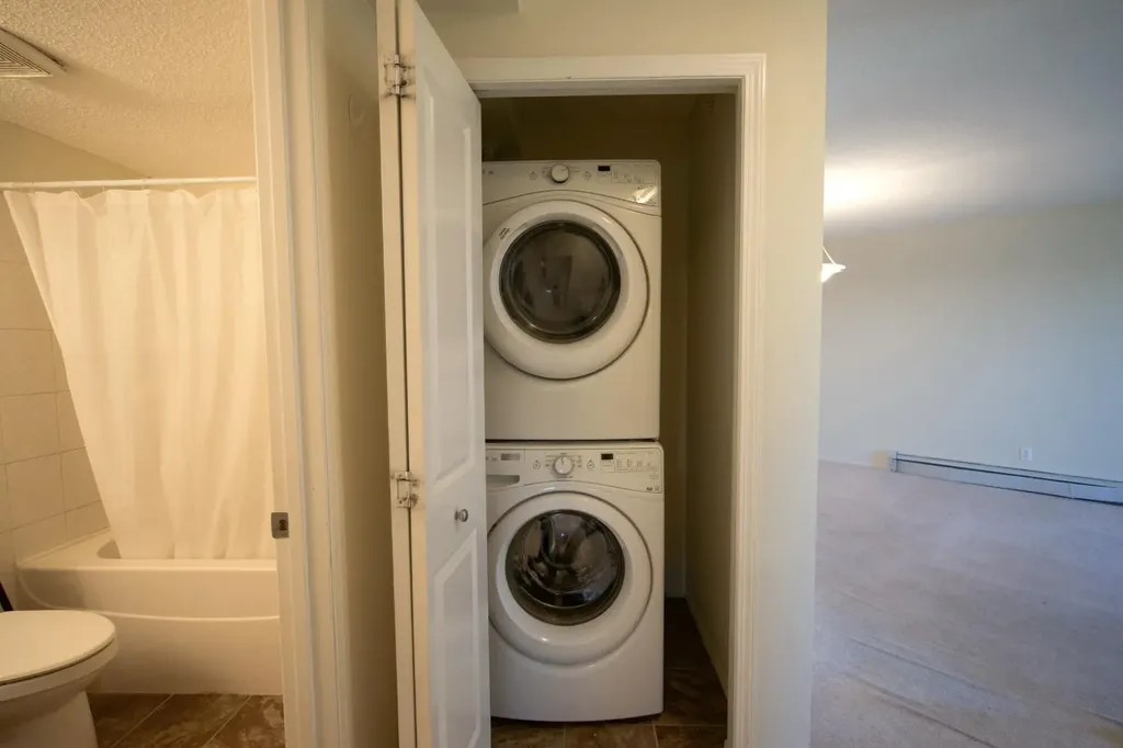 15 Saddlestone Way NE Calgary AB T3J 0S3