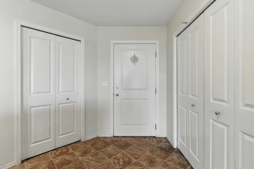 15 Saddlestone Way NE Calgary AB T3J 0S3