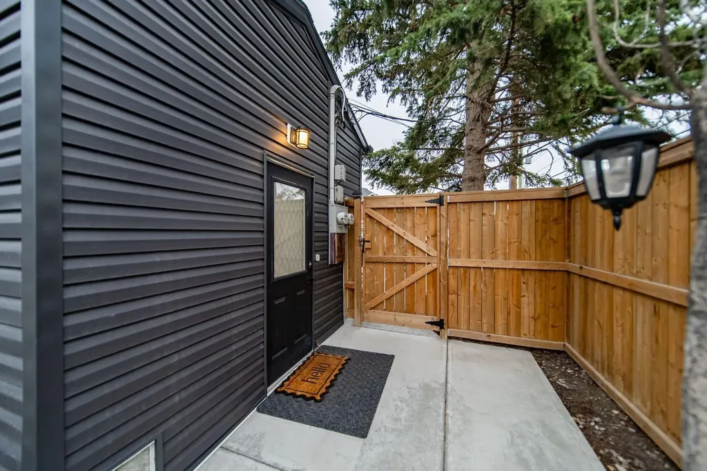 2 Elk Avenue Okotoks AB T1S 1J8