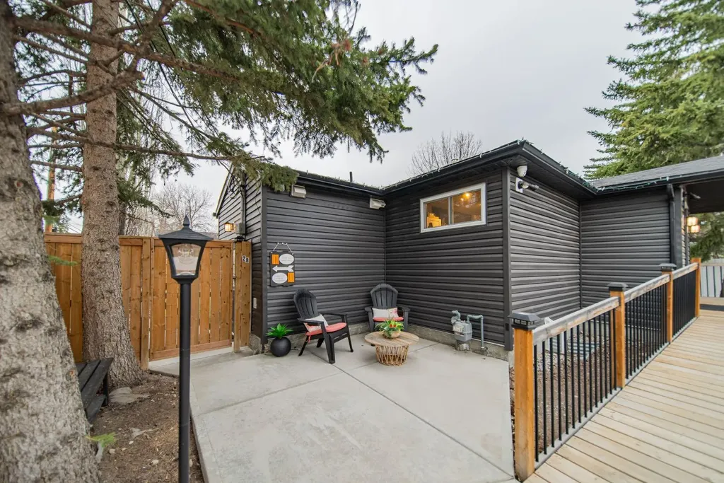 2 Elk Avenue Okotoks AB T1S 1J8