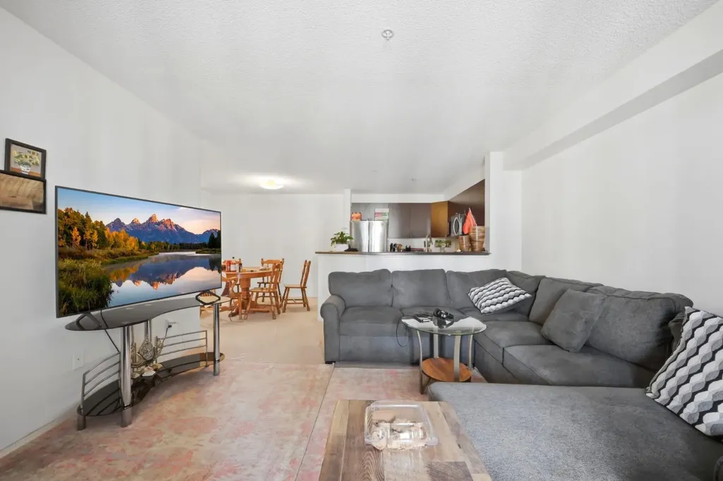 16969 24 Street SW Calgary AB T2Y0L2