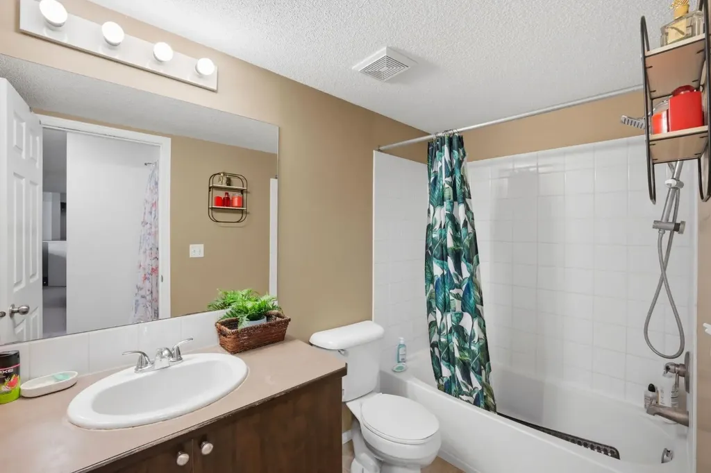 16969 24 Street SW Calgary AB T2Y0L2