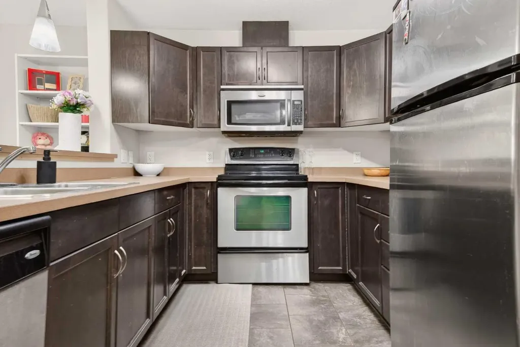 7909 71 Street NW Edmonton AB T6B 3P5