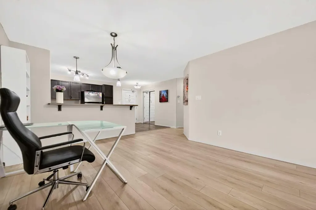 7909 71 Street NW Edmonton AB T6B 3P5