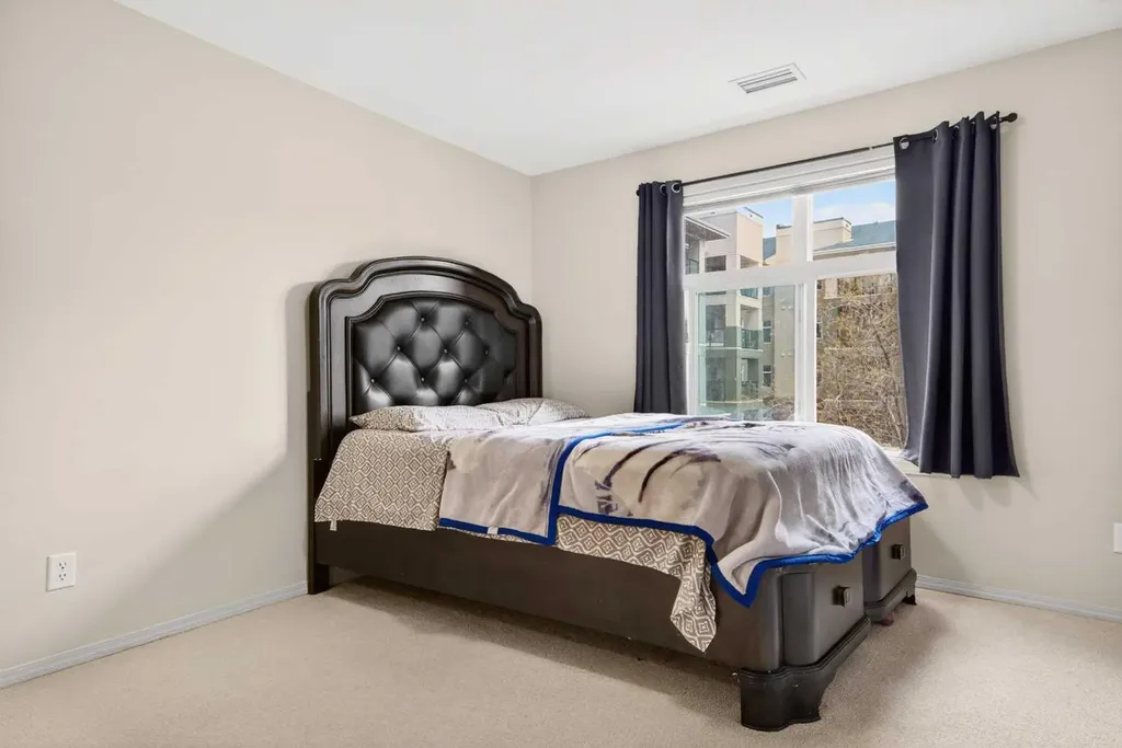 7909 71 Street NW Edmonton AB T6B 3P5