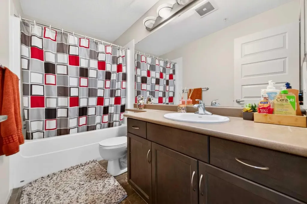 7909 71 Street NW Edmonton AB T6B 3P5