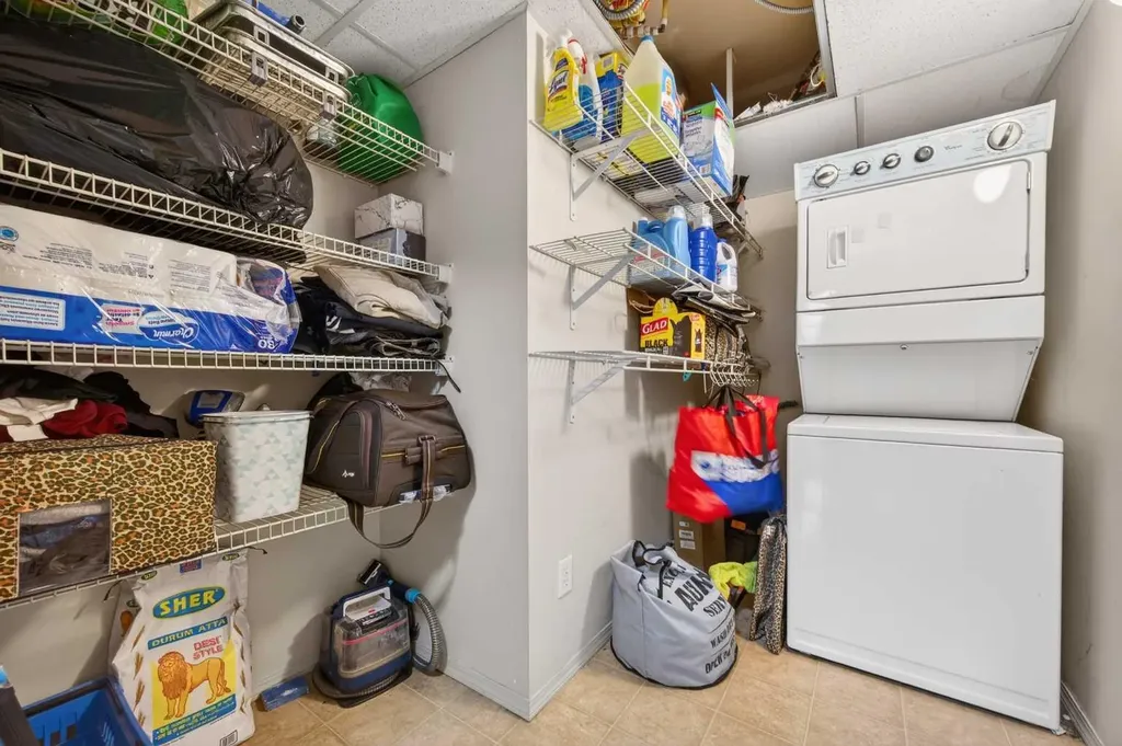 7909 71 Street NW Edmonton AB T6B 3P5