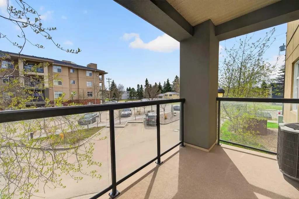 7909 71 Street NW Edmonton AB T6B 3P5
