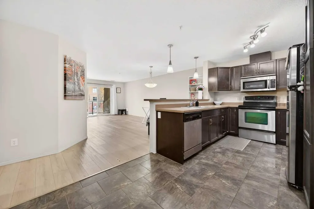 7909 71 Street NW Edmonton AB T6B 3P5