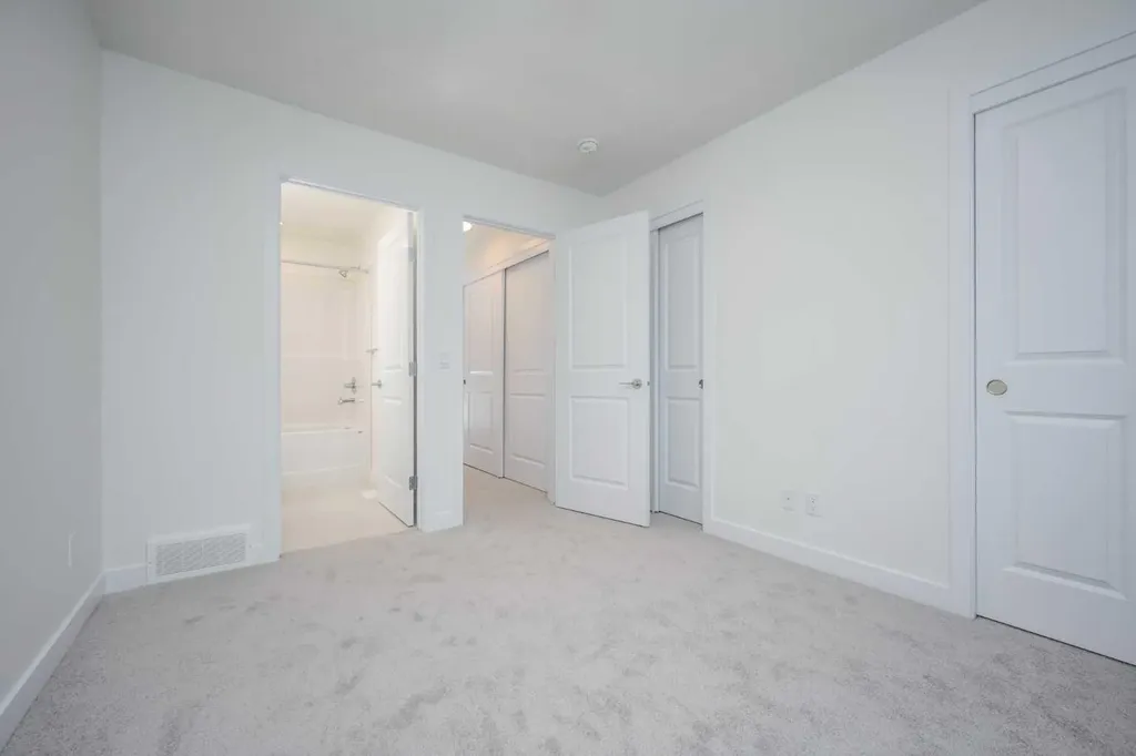 8535 19 Avenue SE Calgary AB T2A 7W8