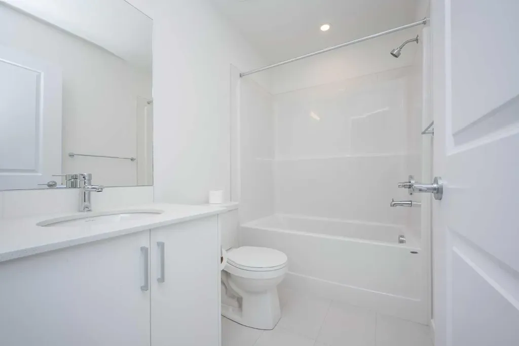 8535 19 Avenue SE Calgary AB T2A 7W8