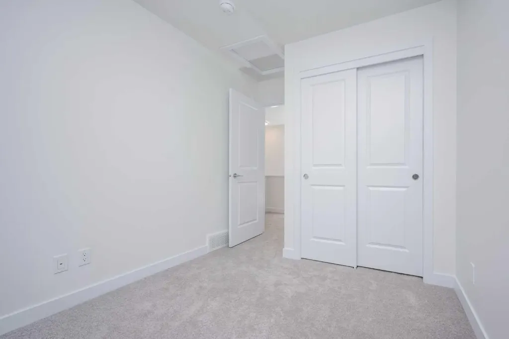 8535 19 Avenue SE Calgary AB T2A 7W8