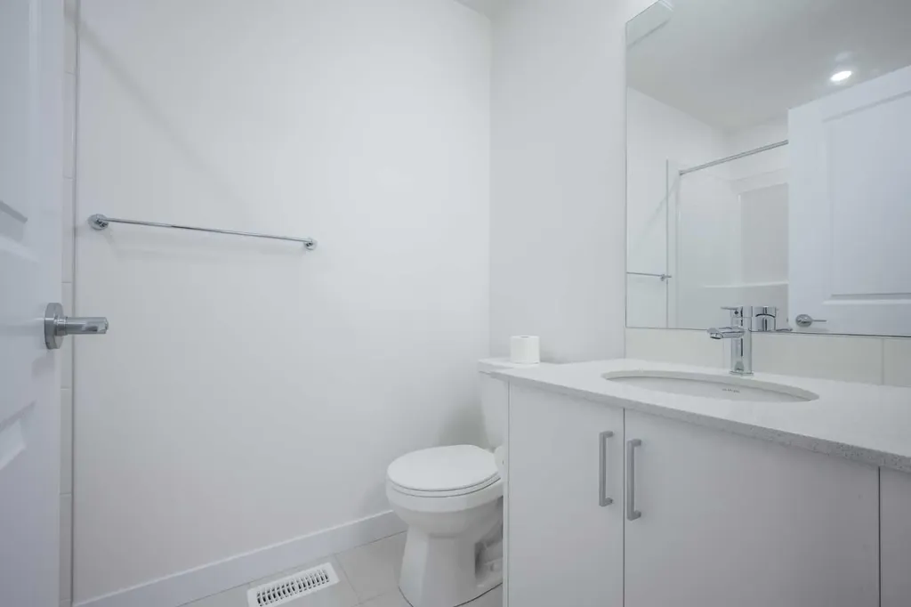 8535 19 Avenue SE Calgary AB T2A 7W8