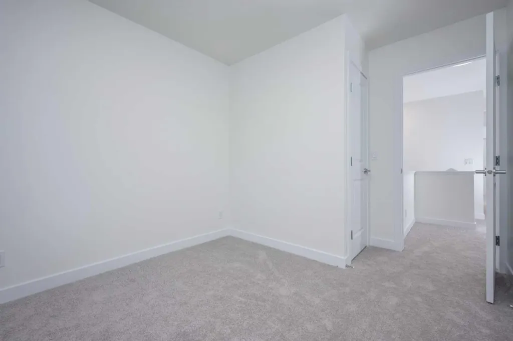 8535 19 Avenue SE Calgary AB T2A 7W8