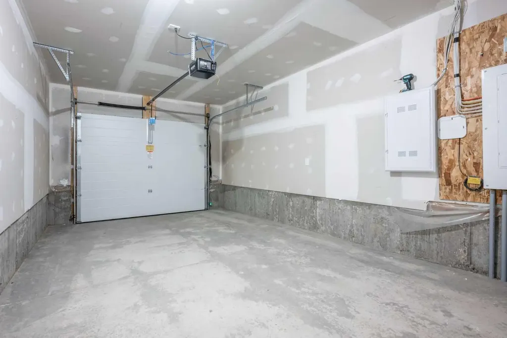 8535 19 Avenue SE Calgary AB T2A 7W8