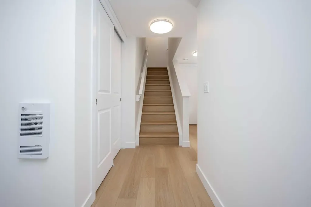 8535 19 Avenue SE Calgary AB T2A 7W8
