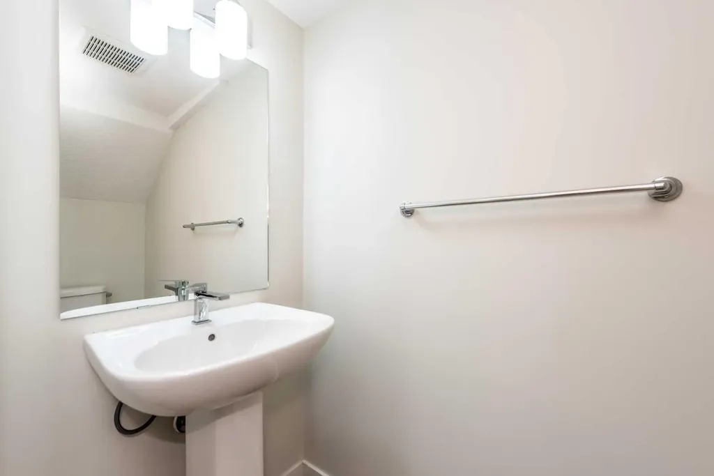428 Cranbrook Square SE Calgary AB T3M 3K8