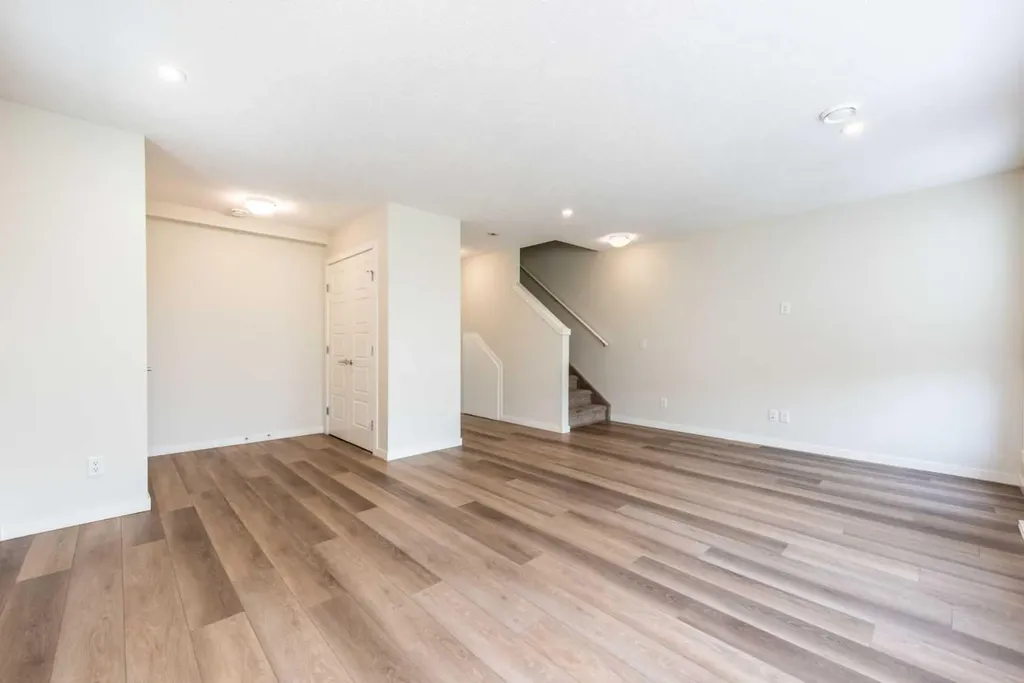 428 Cranbrook Square SE Calgary AB T3M 3K8