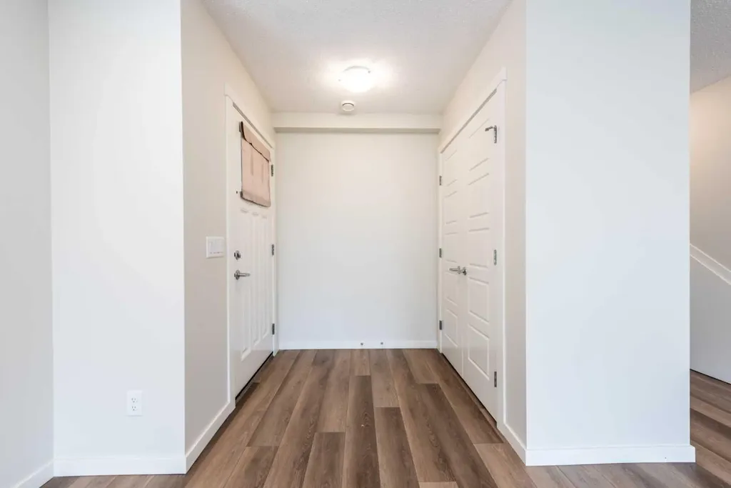 428 Cranbrook Square SE Calgary AB T3M 3K8