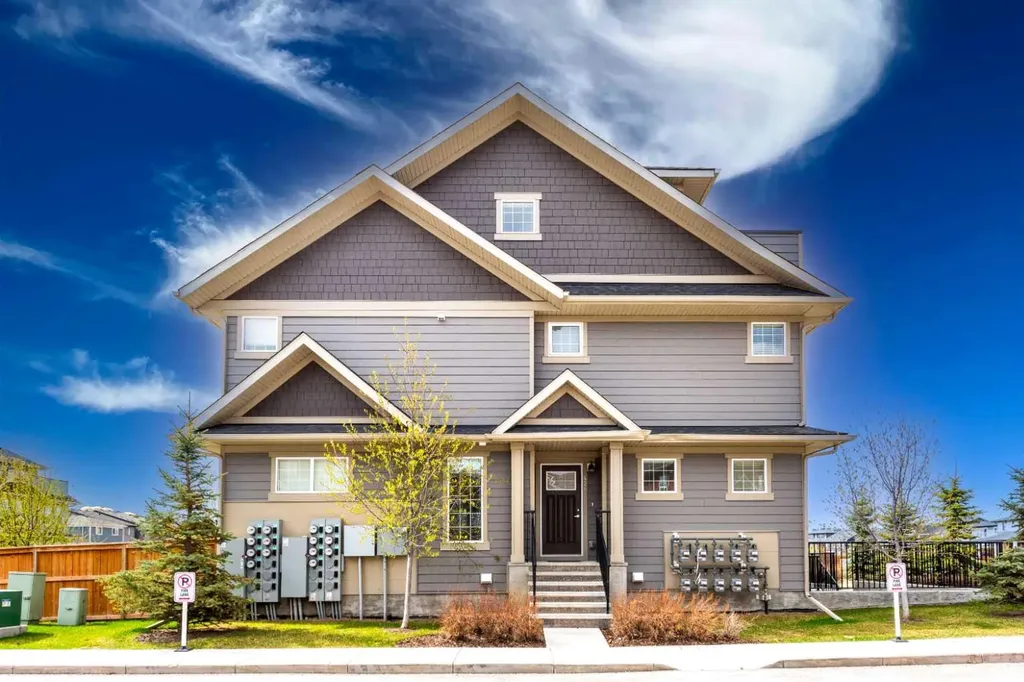 428 Cranbrook Square SE Calgary AB T3M 3K8