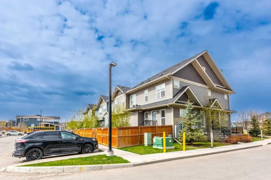 428 Cranbrook Square SE Calgary AB T3M 3K8
