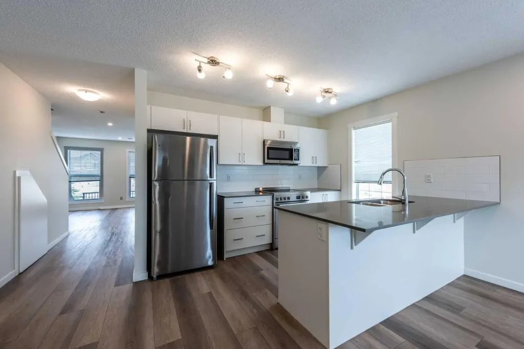 428 Cranbrook Square SE Calgary AB T3M 3K8