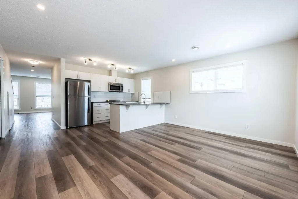 428 Cranbrook Square SE Calgary AB T3M 3K8
