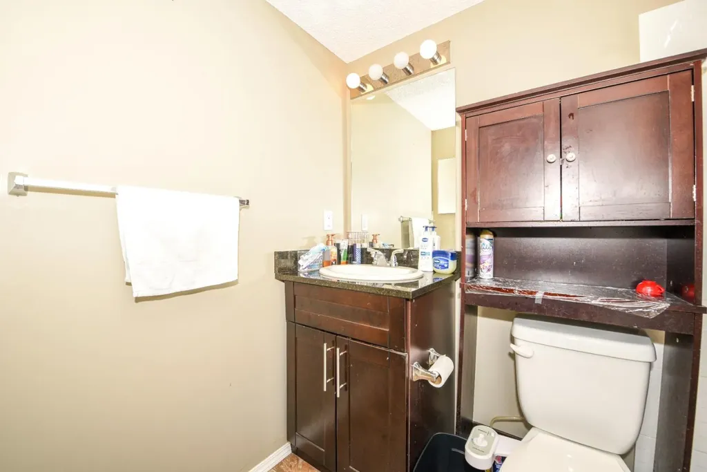 5 Saddlestone Way NE Calgary AB T3J 0S2