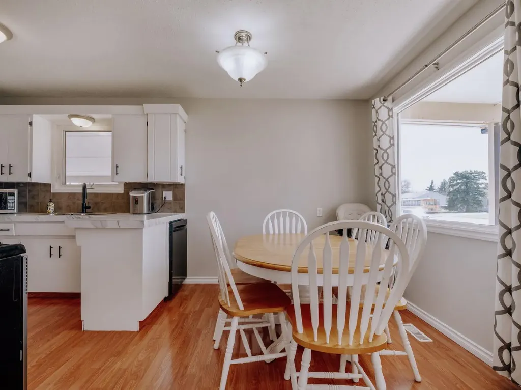 5007 62 Avenue Taber AB T1G1J7