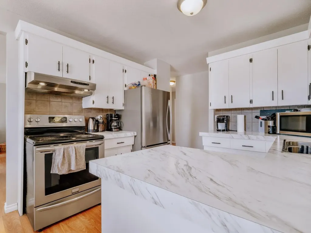 5007 62 Avenue Taber AB T1G1J7