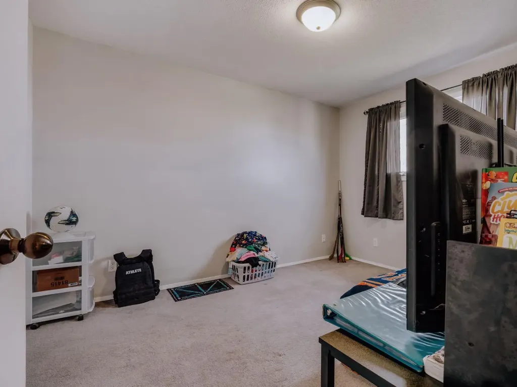 5007 62 Avenue Taber AB T1G1J7