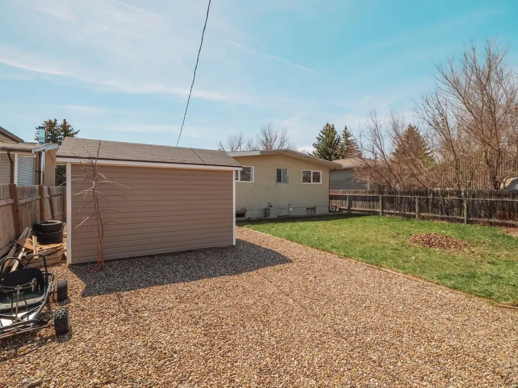 62ND Avenue Taber AB T1G1J7