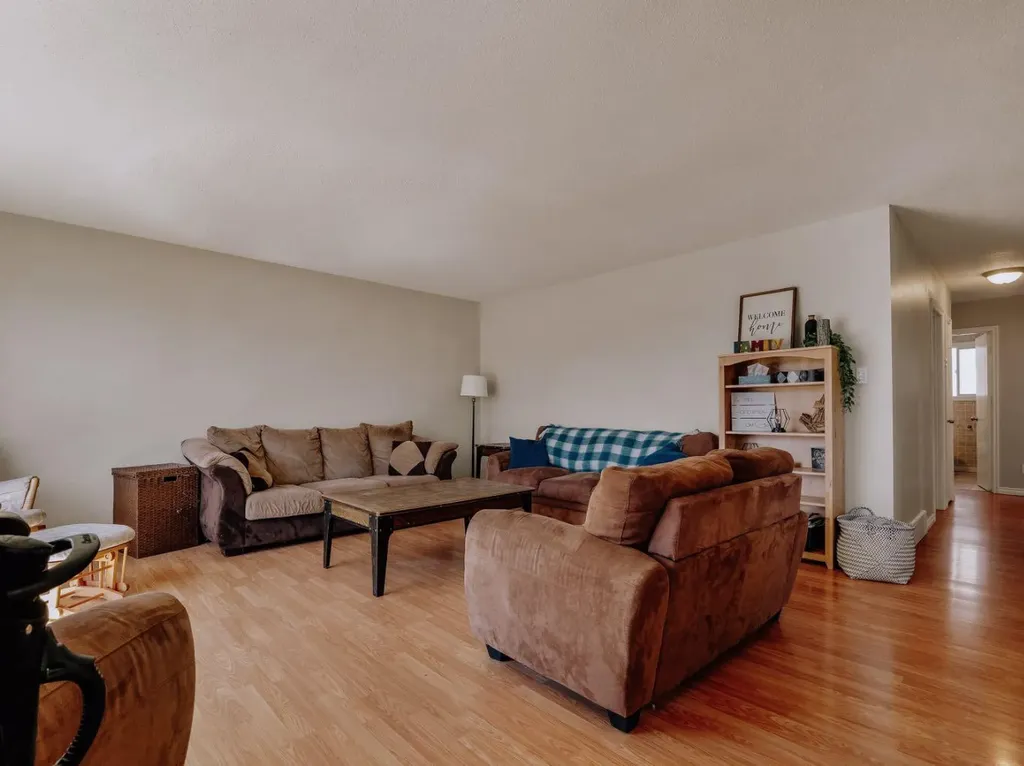 5007 62 Avenue Taber AB T1G1J7
