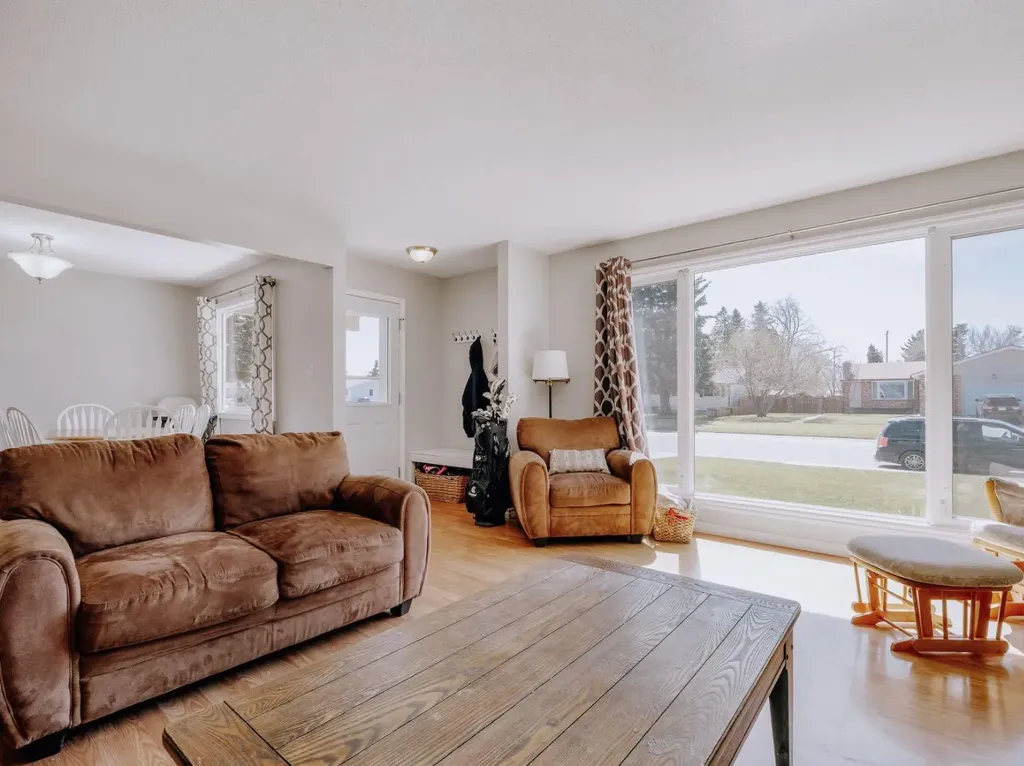5007 62 Avenue Taber AB T1G1J7