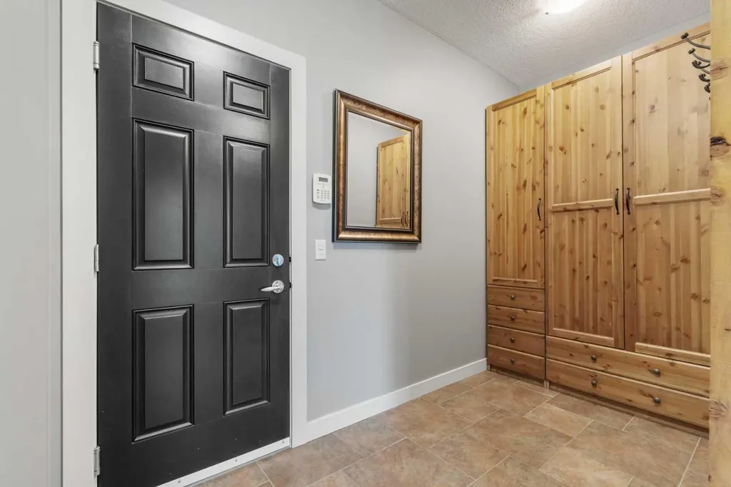 88 Crestridge Way SW Calgary AB T3B 5Z2