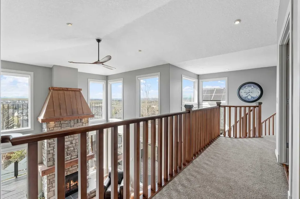 88 Crestridge Way SW Calgary AB T3B 5Z2