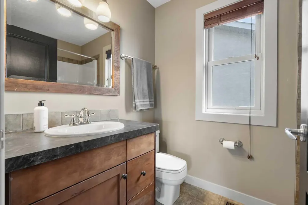 88 Crestridge Way SW Calgary AB T3B 5Z2