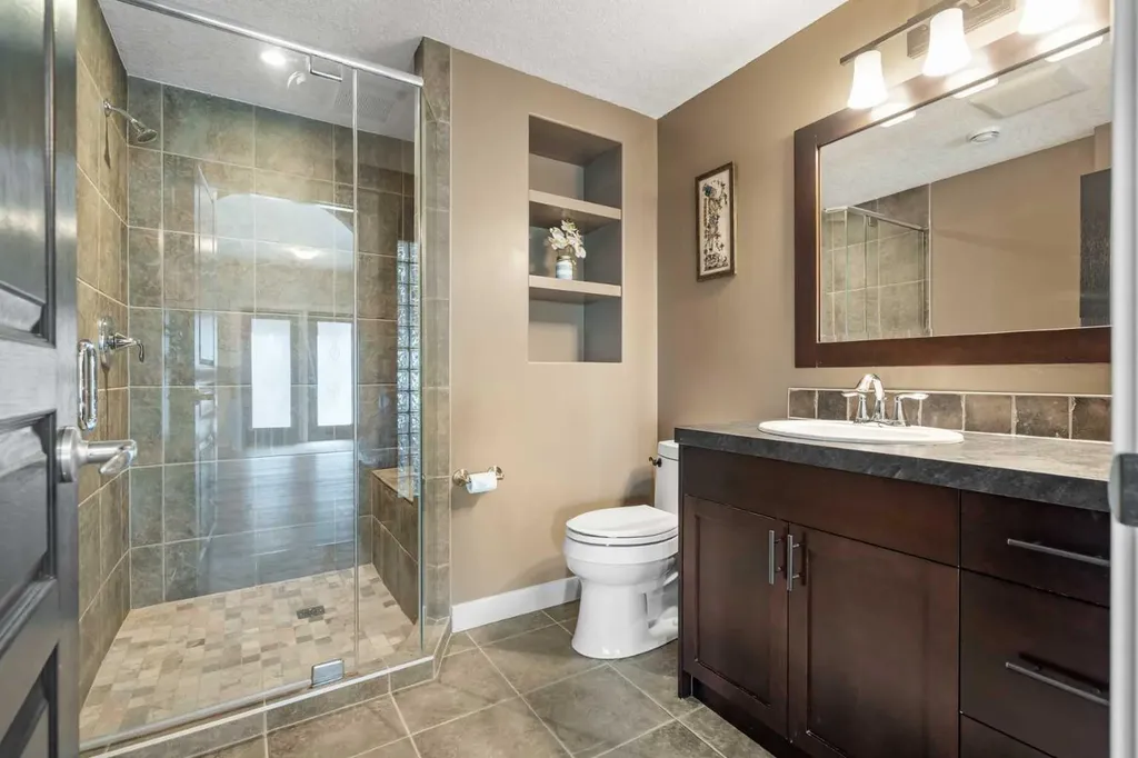 88 Crestridge Way SW Calgary AB T3B 5Z2