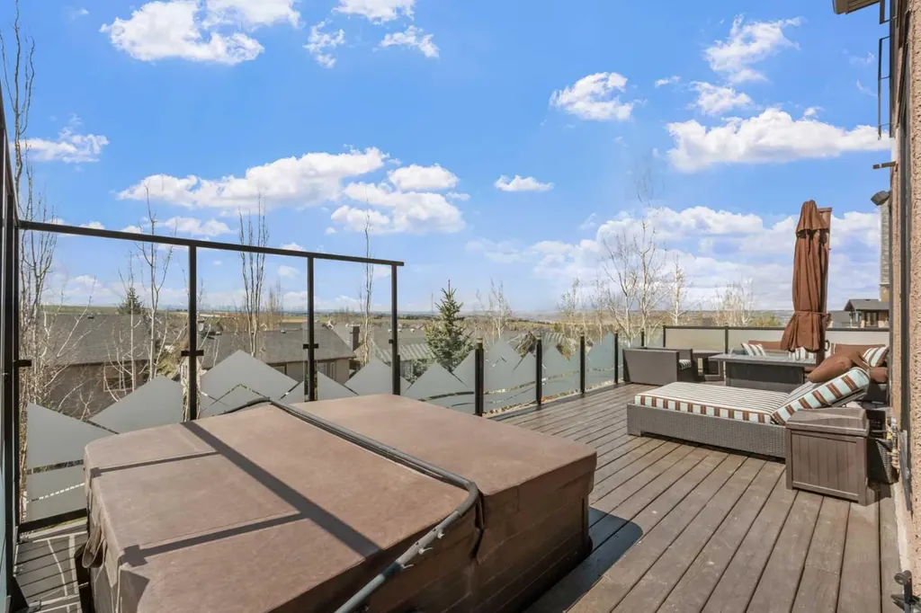88 Crestridge Way SW Calgary AB T3B 5Z2