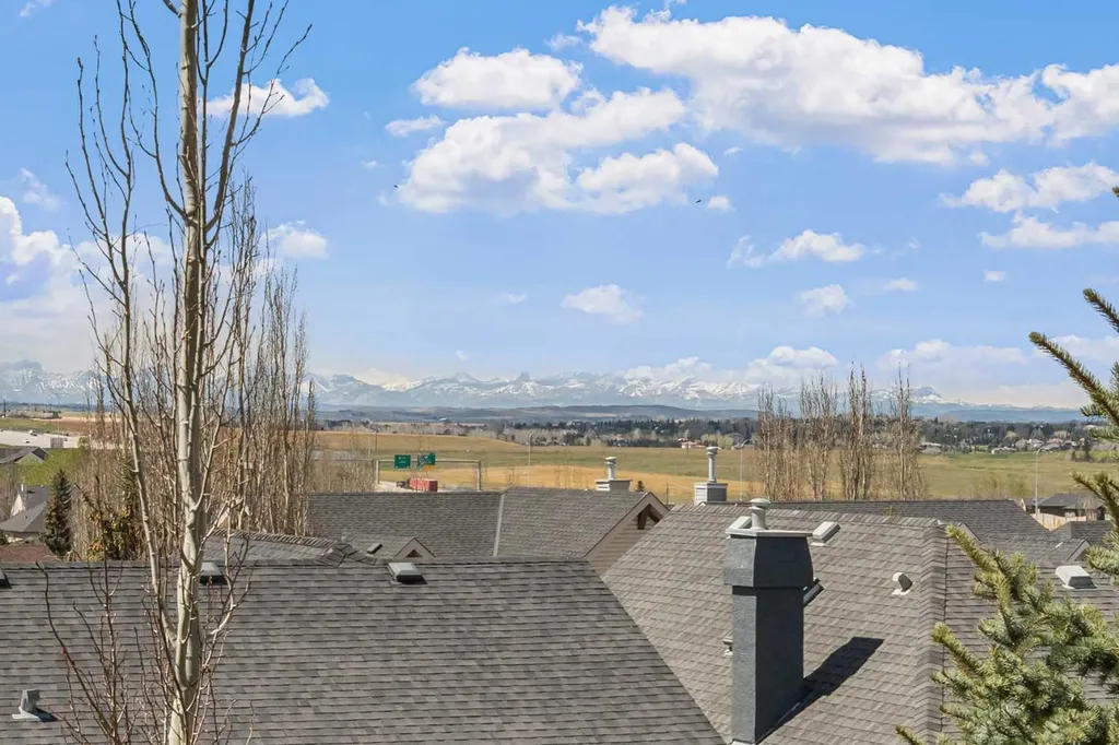 88 Crestridge Way SW Calgary AB T3B 5Z2