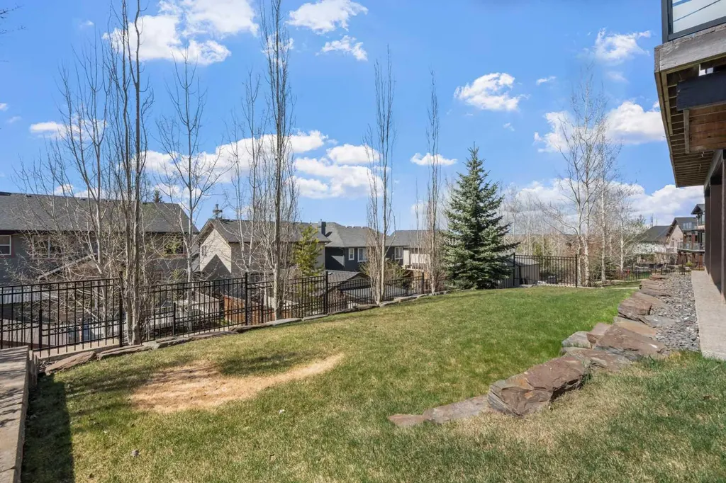 88 Crestridge Way SW Calgary AB T3B 5Z2