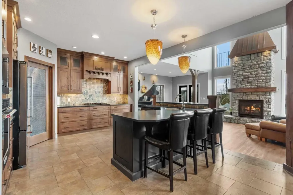 88 Crestridge Way SW Calgary AB T3B 5Z2