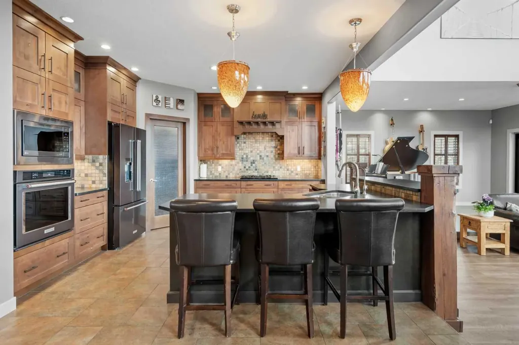 88 Crestridge Way SW Calgary AB T3B 5Z2