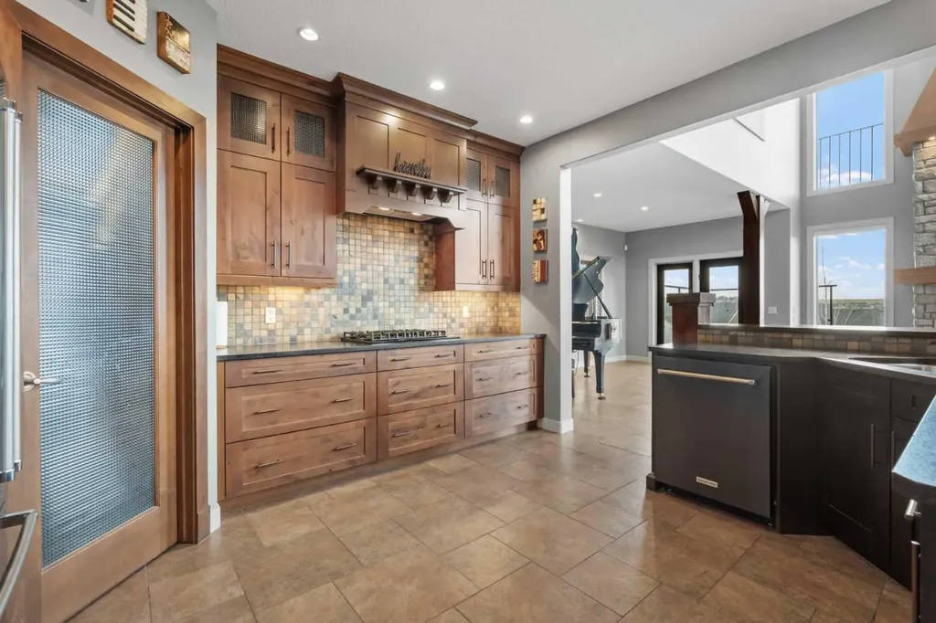 88 Crestridge Way SW Calgary AB T3B 5Z2