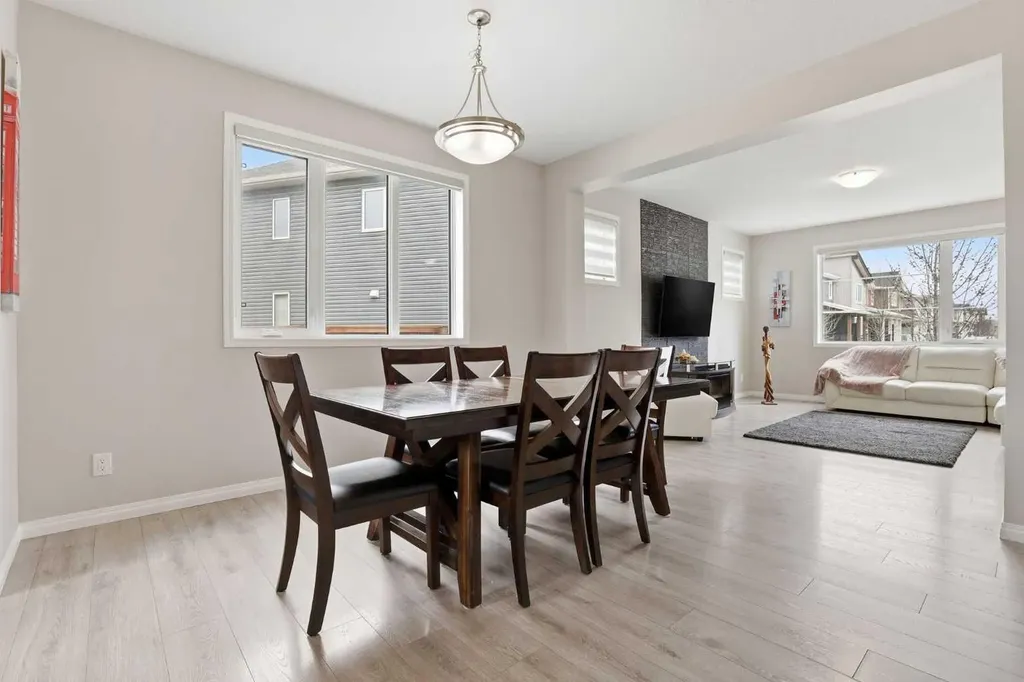 312 Carrington Way NW Calgary AB T3P 1N5