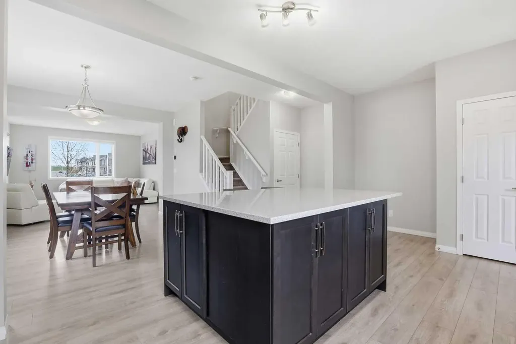 312 Carrington Way NW Calgary AB T3P 1N5