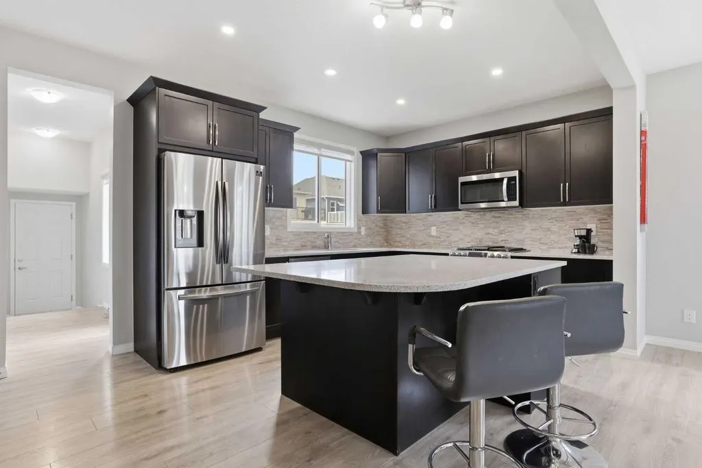 312 Carrington Way NW Calgary AB T3P 1N5