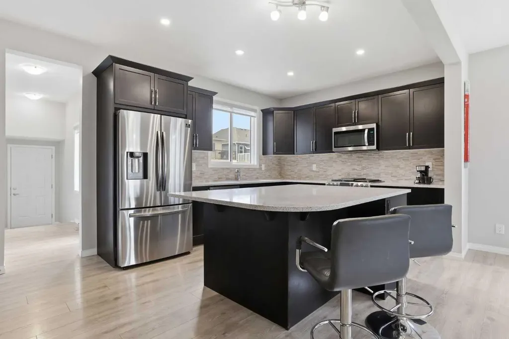 312 Carrington Way NW Calgary AB T3P 1N5